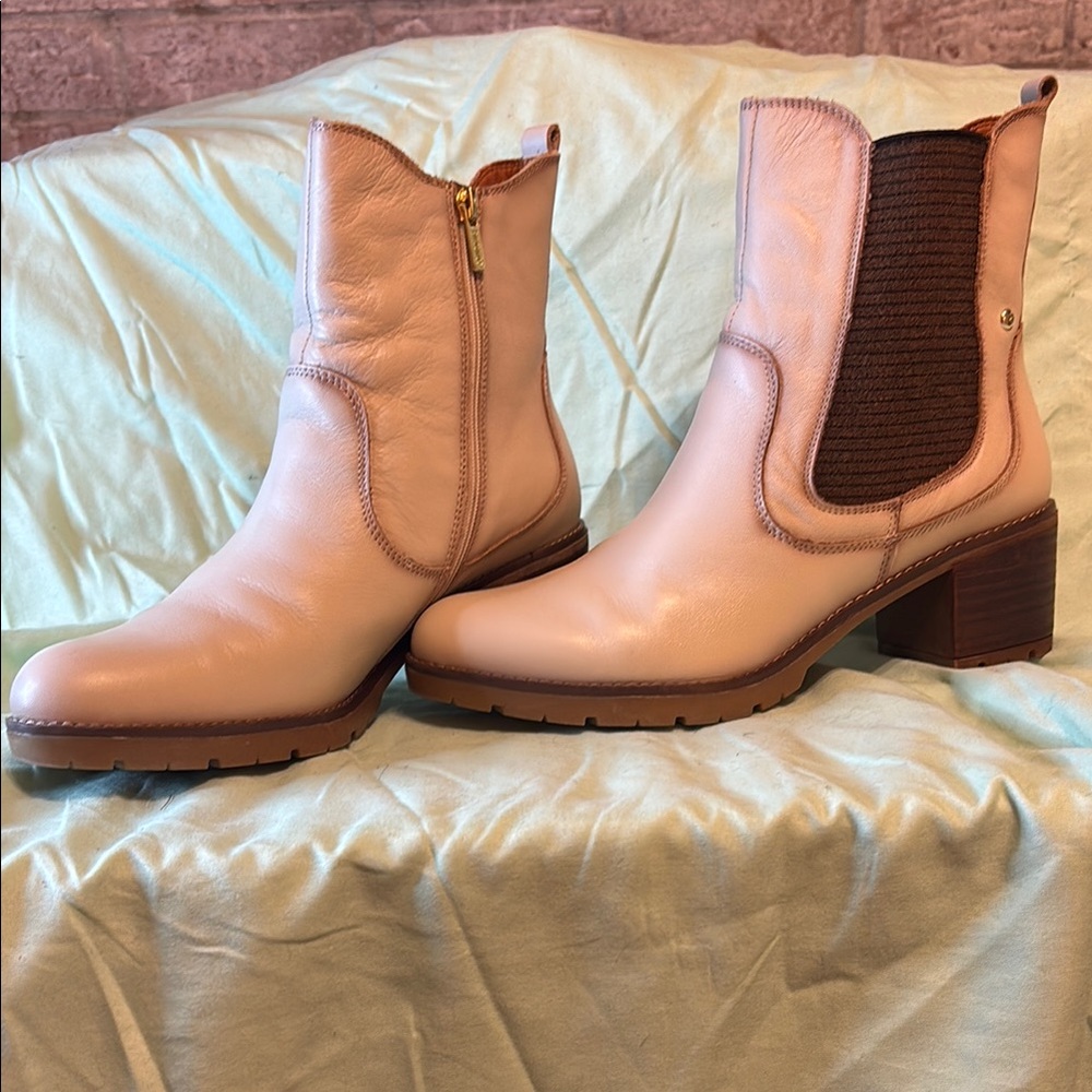 New White/Tan PIKOLINOS High-Heel Ankle Boot Leather Llanes for Woman Sz. 10.5